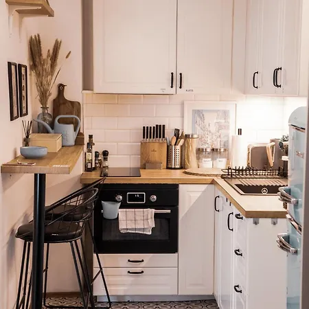 Cozy Urban House Apartment *
